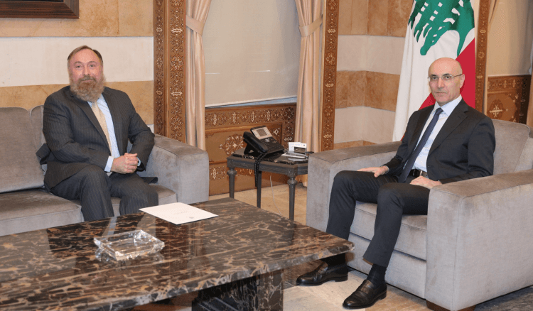 وزير الداخلية اللبناني وسفير المكسيك