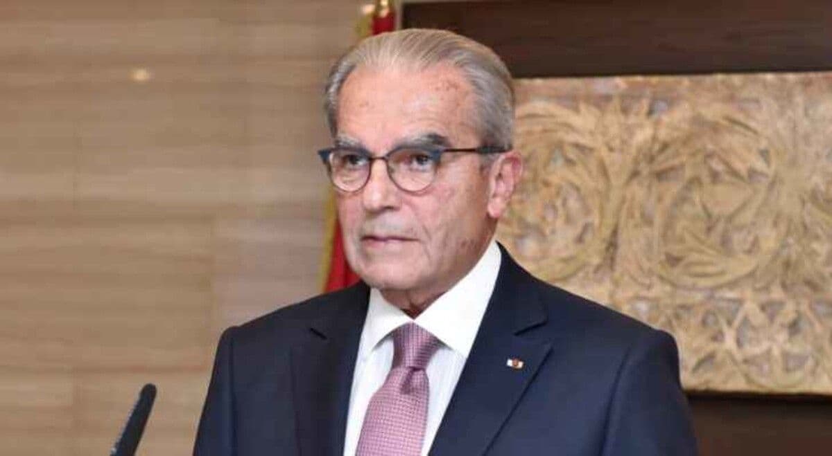 الخازن: نؤكد تضامننا الكامل مع قائد الجيش العماد رودولف هيكل.