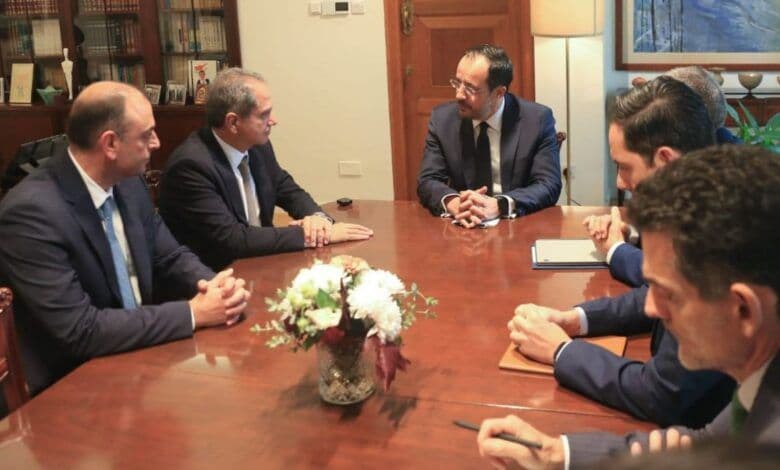 مباحثات لبنانية – قبرصية لتطوير مشاريع الربط الكهربائي وتعزيز التعاون الطاقوي