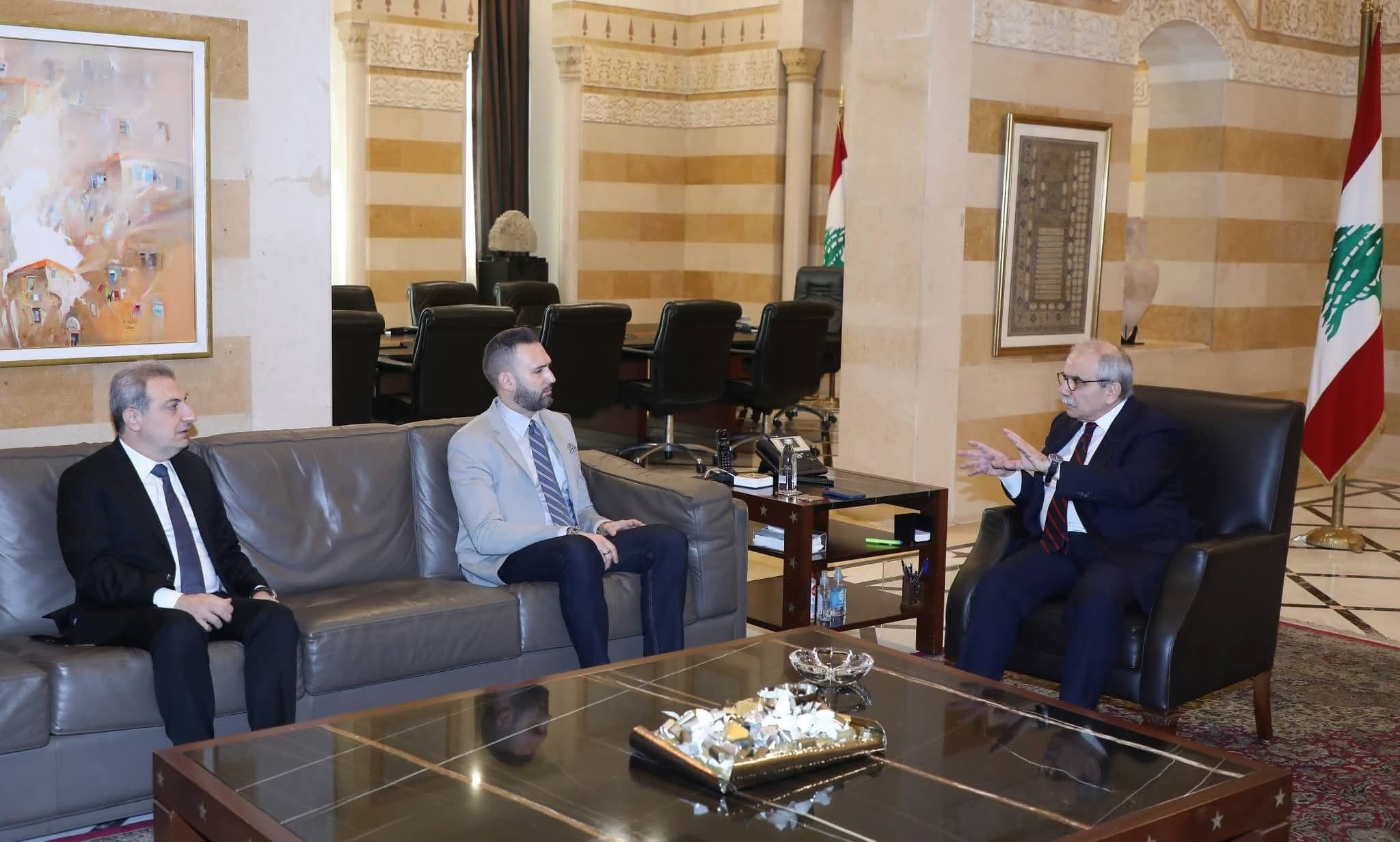 سلام يبحث مع وفد تجمع العشائر ملفات السيادة والإنماء والعدالة… ويلتقي جنبلاط لمناقشة المستجدات السياسية