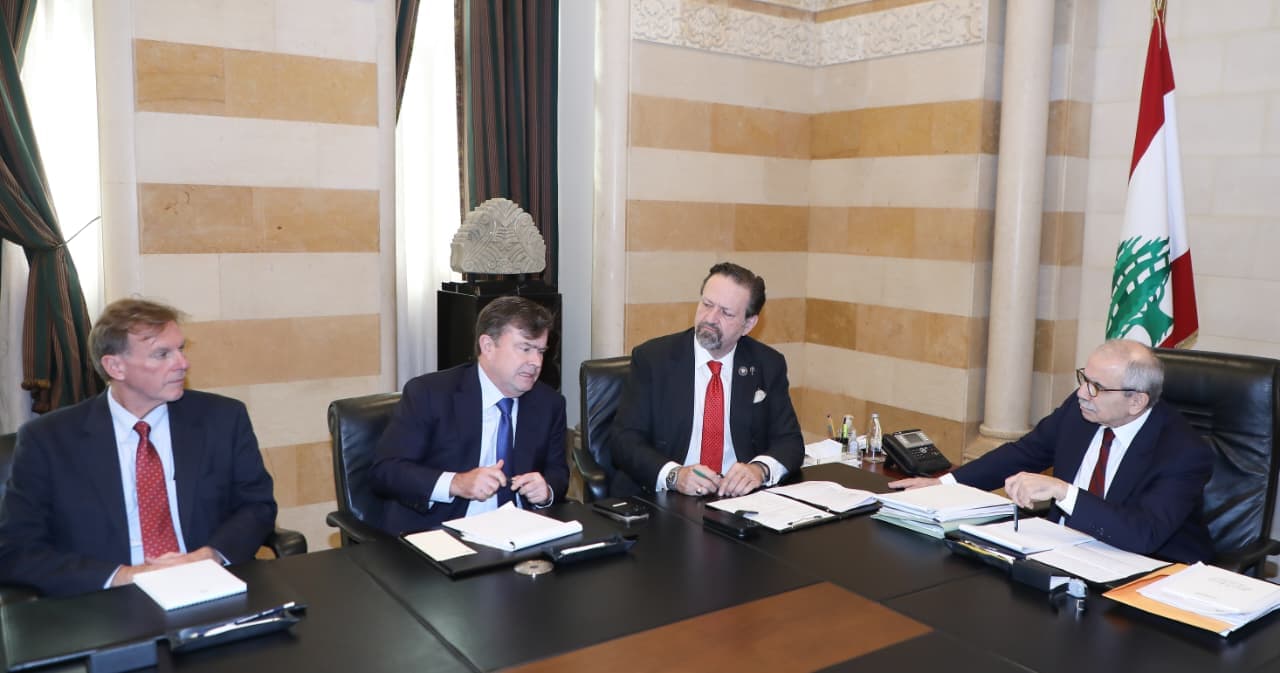 سلام يستقبل وفد الخزانة الأميركية في السراي الحكومي لمباحثات حول مكافحة الإرهاب