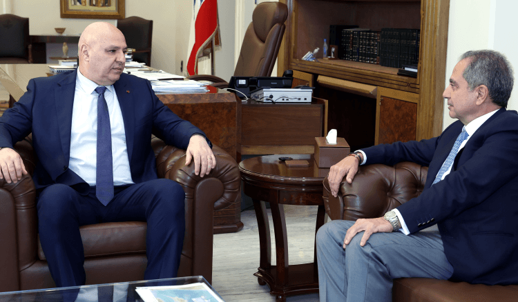 الرئيس عون بحث مع وزير الطاقة نتائج زيارته إلى قبرص وملف استجرار الكهرباء