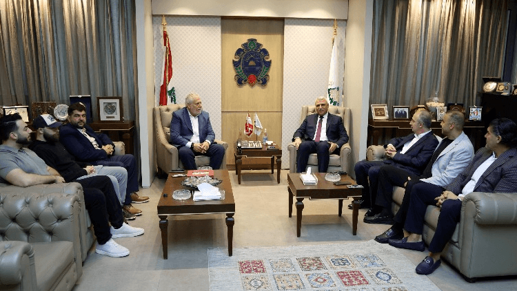 شقير يستقبل وفداً لبنانياً من الاغتراب ويثمن المبادرات الإنسانية