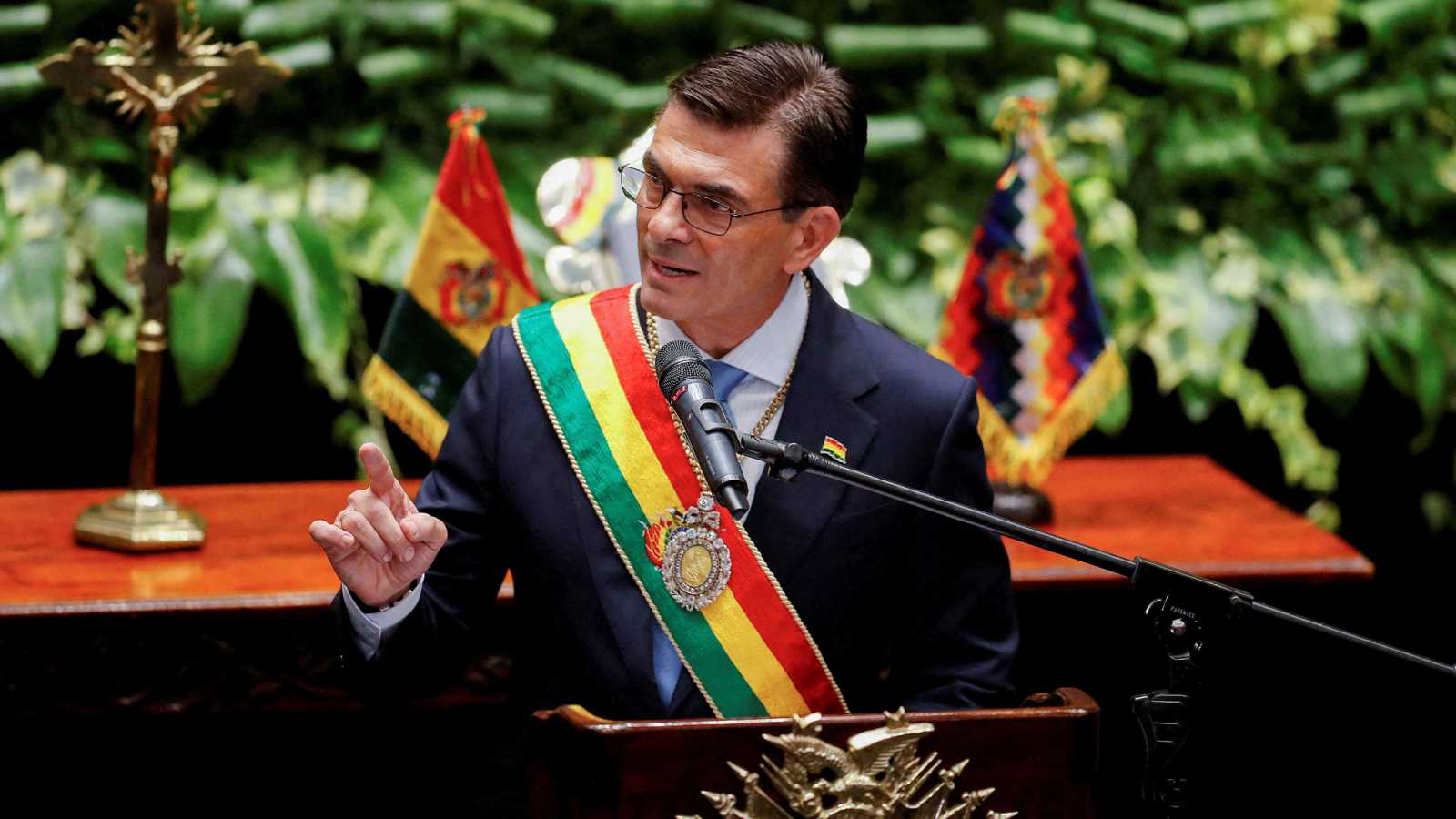 رئيس بوليفيا الجديد يتعهد بإنهاء عزلة بلاده وإعادتها إلى الساحة الدولية
